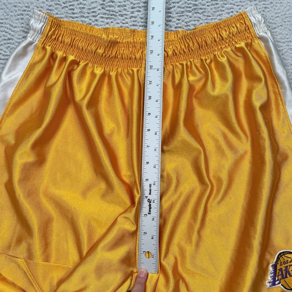 Vintage Nike Los Angeles Lakers Shorts Mens Size Medium Satin Yellow Embroidered - Picture 7 of 10
